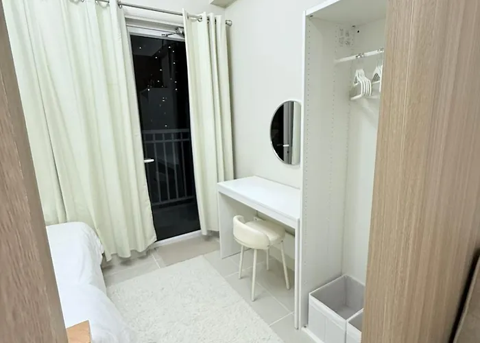 Апарт-отель Casa Amarah At Breeze Residences Pasay 4*